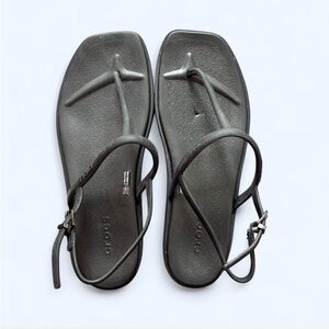 Black Crocs Miami thong sandals — Size 8